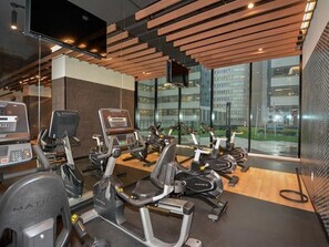 Fitness facility - Sky Bridge Spectacular (Montréal)