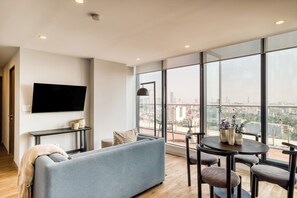 Family Apartment | Living area | 43-inch Smart TV with digital channels, Netflix, streaming services - ULIV Mexico City (Mexico City)