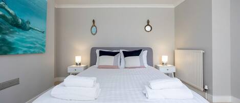 1 slaapkamer, een bureau, een strijkplank/strijkijzer, gratis wifi