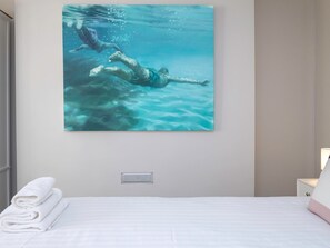 1 chambre, bureau, fer et planche à repasser, Wi-Fi gratuit