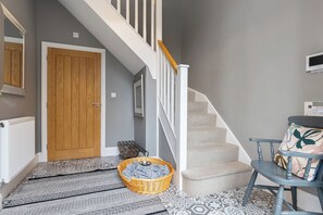 Interior - No. 1 - Laurel Cottage - Pass the Keys (York)