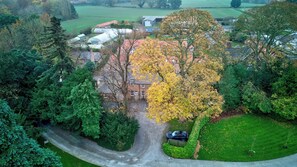 Exterior - No. 3 - Lime Tree Cottage - Pass the Keys (Middlethorpe)