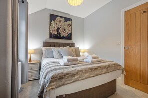 2 bedrooms, iron/ironing board, travel crib, free WiFi