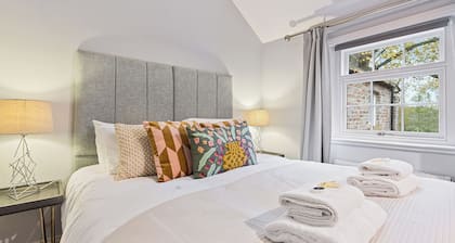 No. 4 - Oak Tree Cottage - Pass the Keys