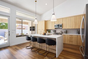 Fridge, microwave, oven, stovetop - No Tax! Gorgeous BRAND NEW Remodel! 1-Story, HeatedPool, HotTub, BBQ, PuttingGrn (Scottsdale)