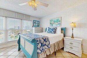 4 bedrooms, internet, bed sheets