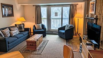 TV, fireplace, DVD player