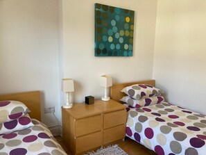 5 Schlafzimmer, Bügeleisen/Bügelbrett, Reisekinderbett, kostenloses WLAN