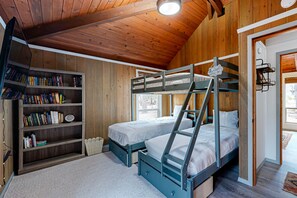 2 bedrooms, internet, bed sheets