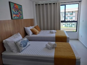 Monolocale comfort, vista città | Postazione laptop, Wi-Fi gratuito