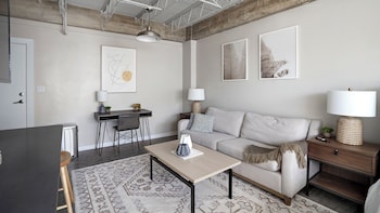 Elevate 758 Apartments By Landing