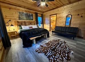 8 sovrum, skrivbord, strykjärn/strykbräda och resesäng