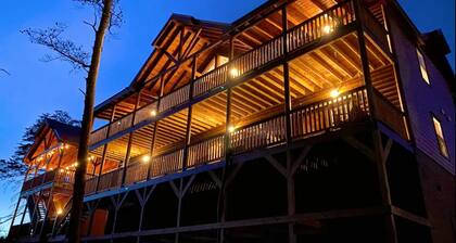 â€ïž Amazing Brand New 8bdrm Cabin-Pool-Arcades-Gazebo, Sleeps 40 â€ïž