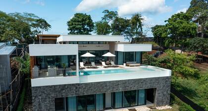 Luxurious 4-Bedroom Home, with Gym – Stunning Ocean and Catalina Island views!