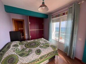 1 chambre, fer et planche à repasser, Wi-Fi, literie fournie