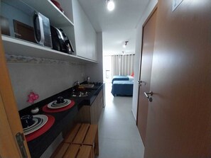 Comfort Studio, City View | Private kitchen