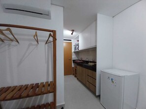 Estudi Comfort, vistes a la ciutat | Espai de treball apte per a portàtils i wifi gratuïta