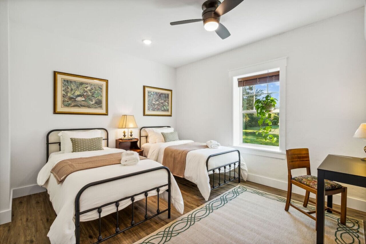 2 bedrooms, desk, iron/ironing board, free WiFi