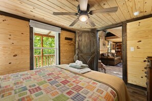 2 bedrooms, desk, bed sheets