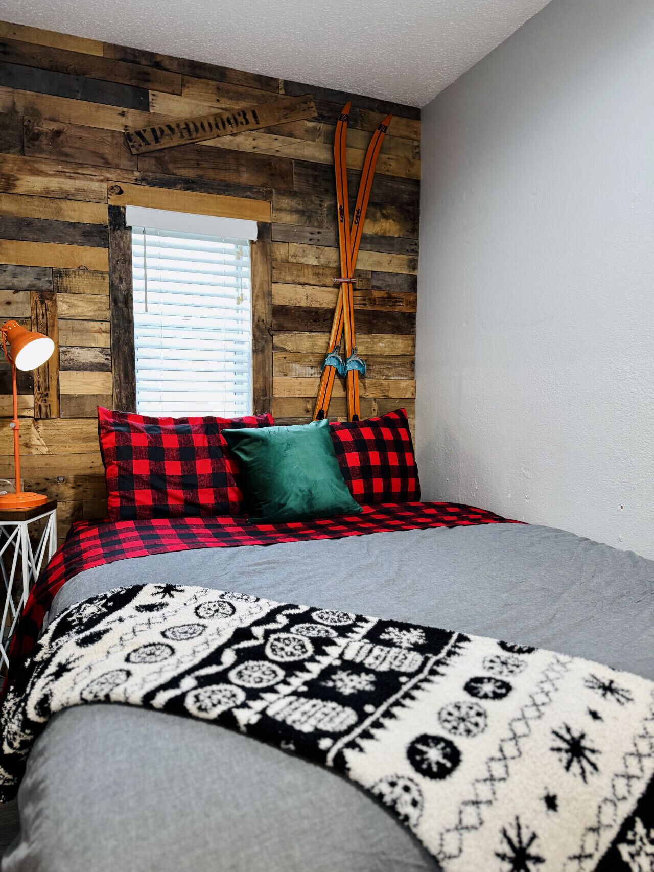 1 bedroom, iron/ironing board, bed sheets