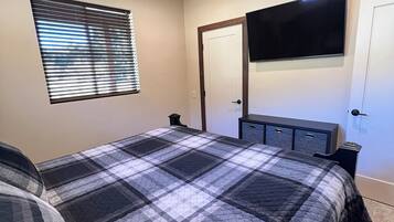 2 bedrooms, iron/ironing board, free WiFi, bed sheets