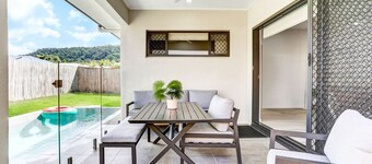 Skippers Rest- Modern 5-Bedroom Coastal Retreat with Pool – Ideal for Families & Groups!