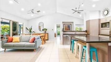 Älytelevisio, kirjoja