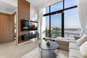 Smart TV, books, stereo