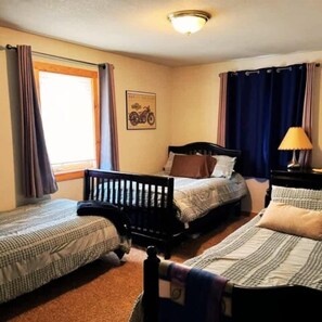 3 bedrooms, iron/ironing board, free WiFi, bed sheets
