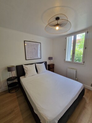 2 bedrooms, iron/ironing board, travel crib, free WiFi