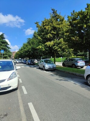Property grounds - Nice apartment with terrace. A short walk from the center of Bergamo  (Bergamo)
