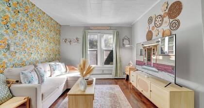 Cozy 1-bedroom apartment, central to all of Rochester