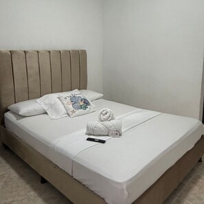 Comfort Double Room, Courtyard View, Beachside | Free WiFi - Hotel Colombia del Golfo (Tolú)