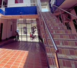 Façana frontal de l'allotjament