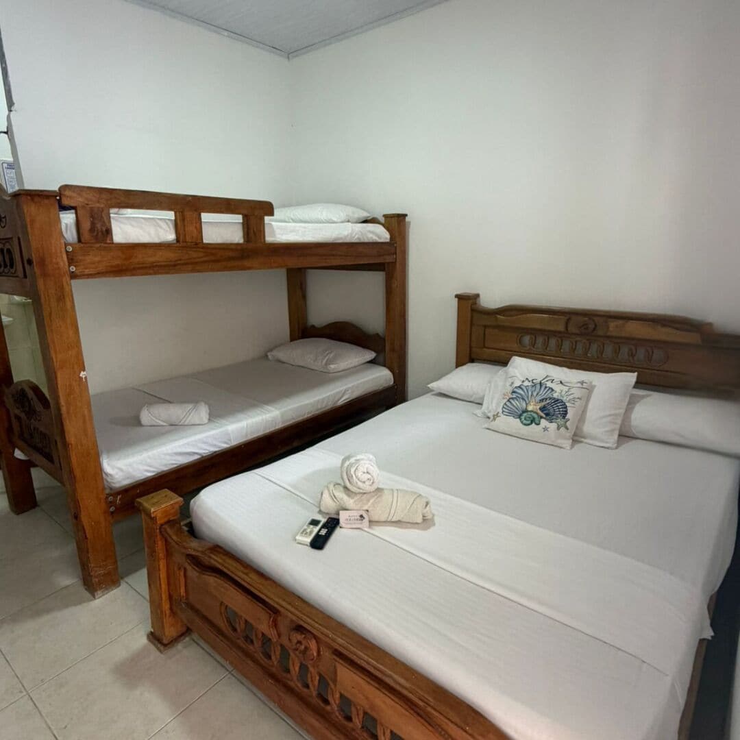 Comfort vierpersoonskamer, uitzicht op de binnenplaats | Gratis wifi