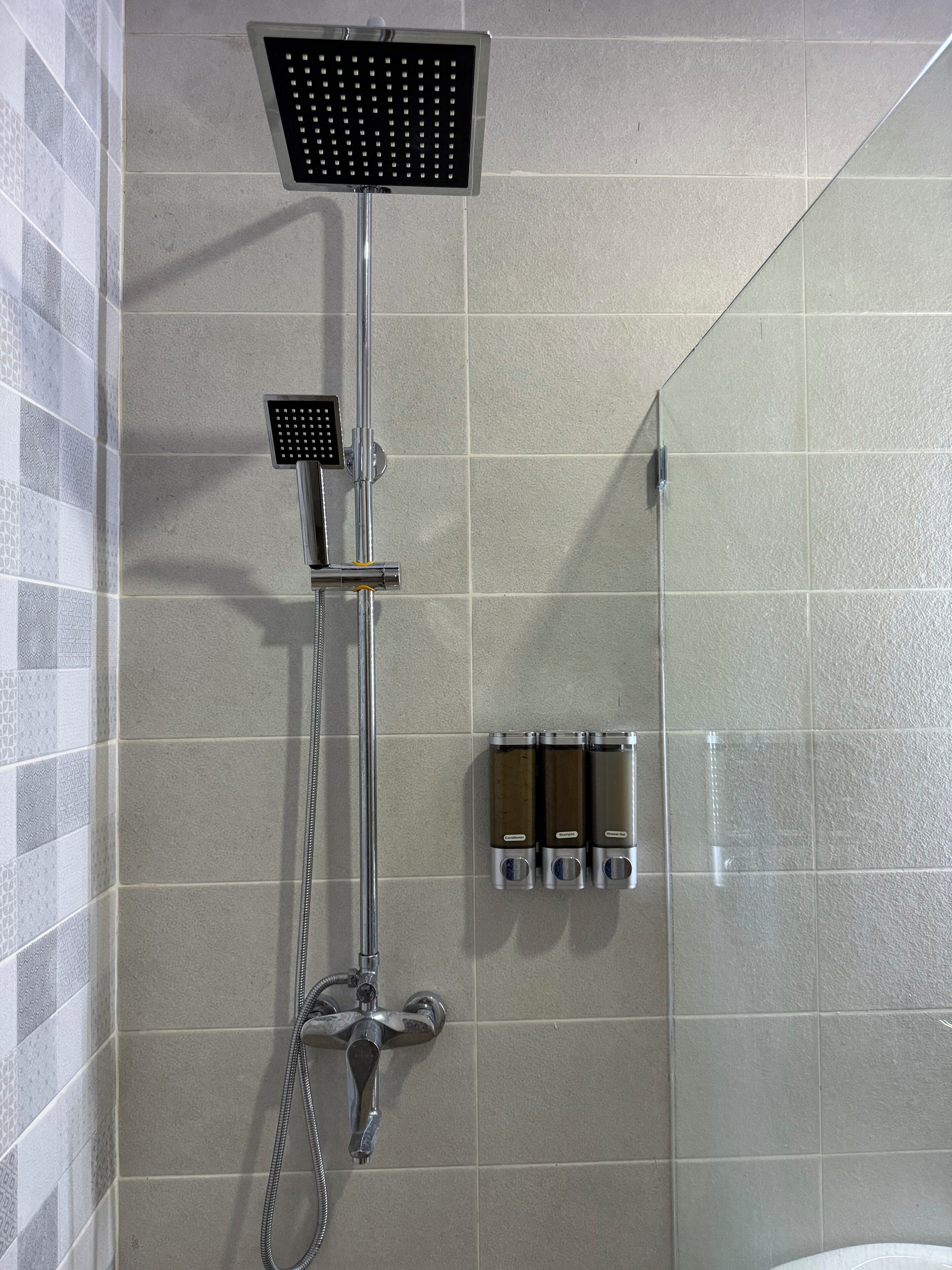 Dusj, boblebad, hårføner og håndklær