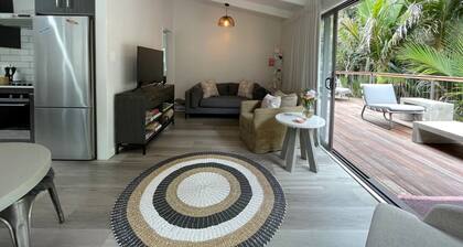 Tui Cottage - Walk to Onetangi Beach