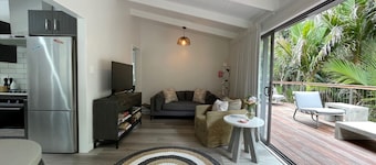 Tui Cottage - Walk to Onetangi Beach