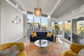 Smart TV - Endless RedRock Views Modern Uptown Home w/Spa/Gym (Sedona)