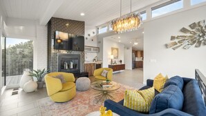 Unclassified image, 2 of 55, button - Endless RedRock Views Modern Uptown Home w/Spa/Gym (Sedona)