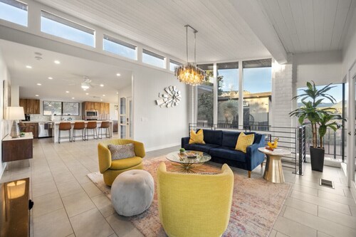 Endless RedRock Views Modern Uptown Home w/Spa/Gym