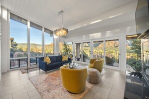 Smart TV - Endless RedRock Views Modern Uptown Home w/Spa/Gym (Sedona)