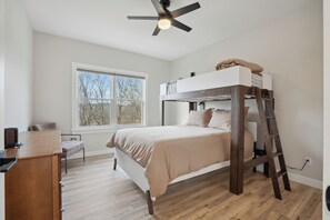 5 chambres, fer et planche à repasser, Wi-Fi gratuit, draps fournis