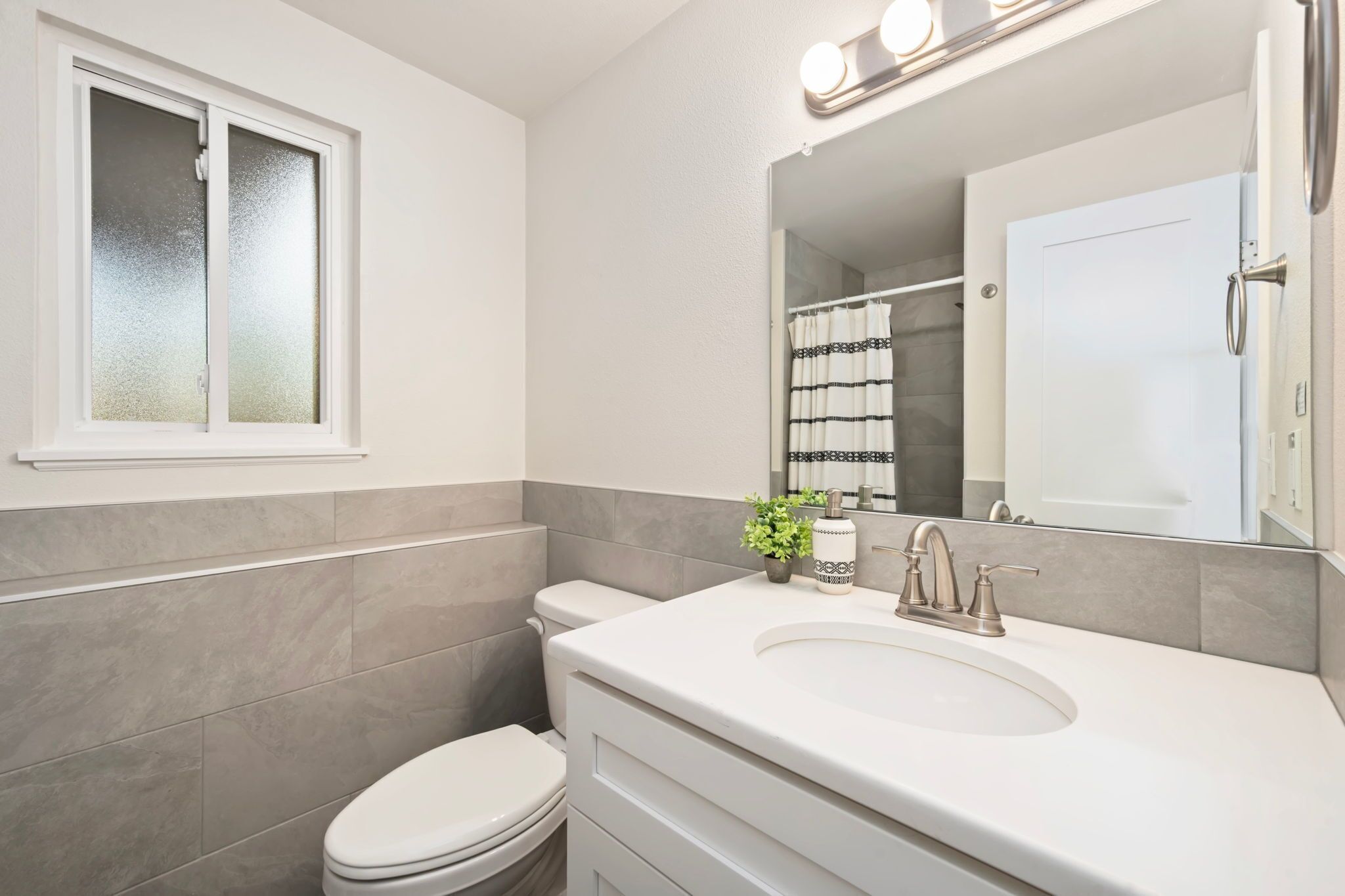 House, Multiple Beds, Balcony, Garden View (1119 S Edinburgh Drive) | Bathroom | Towels