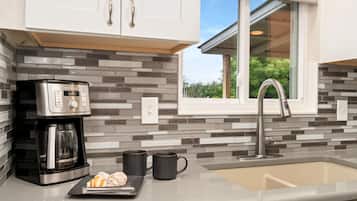 House, Multiple Beds, Balcony, Garden View (1119 S Edinburgh Drive) | Private kitchen | Fridge, microwave, oven, stovetop