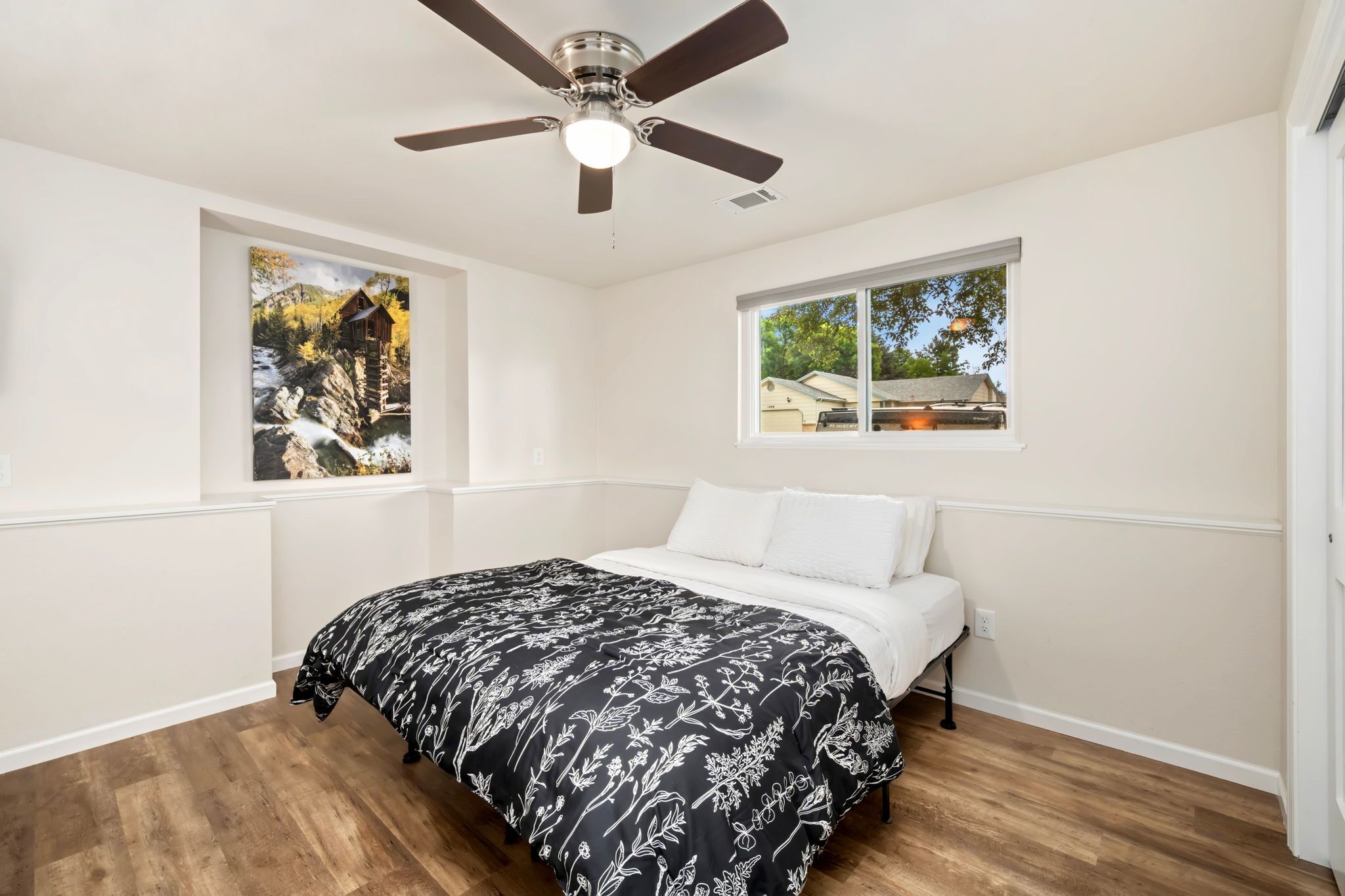 House, Multiple Beds, Balcony, Garden View (1119 S Edinburgh Drive) | 5 bedrooms, individually decorated, individually furnished, desk