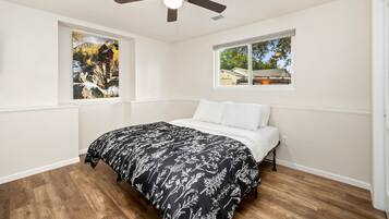 House, Multiple Beds, Balcony, Garden View (1119 S Edinburgh Drive) | 5 bedrooms, individually decorated, individually furnished, desk