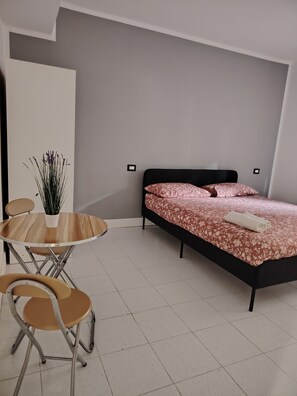 2 bedrooms, desk, travel crib, WiFi