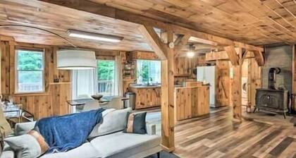 Whispering Woods Cabin - Creekside & Pet Friendly