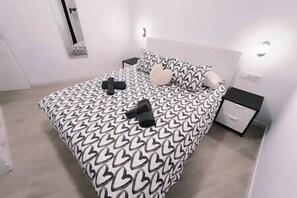 2 bedrooms, WiFi, bed sheets